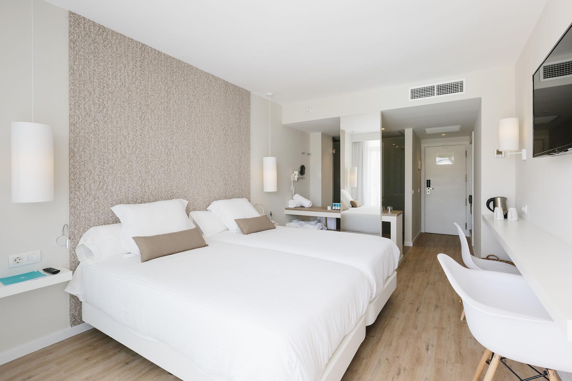 Отель Aluasoul Ibiza - Adults Only Эс-Кана Экстерьер фото